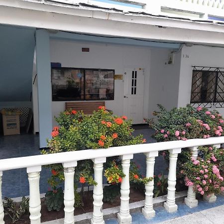 Posada Henry Sede Centro ซานอันเดรส ภายนอก รูปภาพ